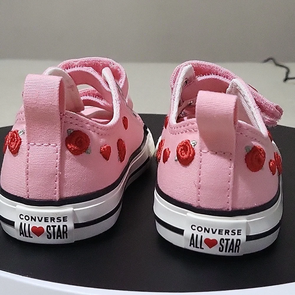 NEW Converse Love Me Lots Pink Shoes With Hearts/Roses Infant/ Toddler Size 7 - Picture 4 of 8